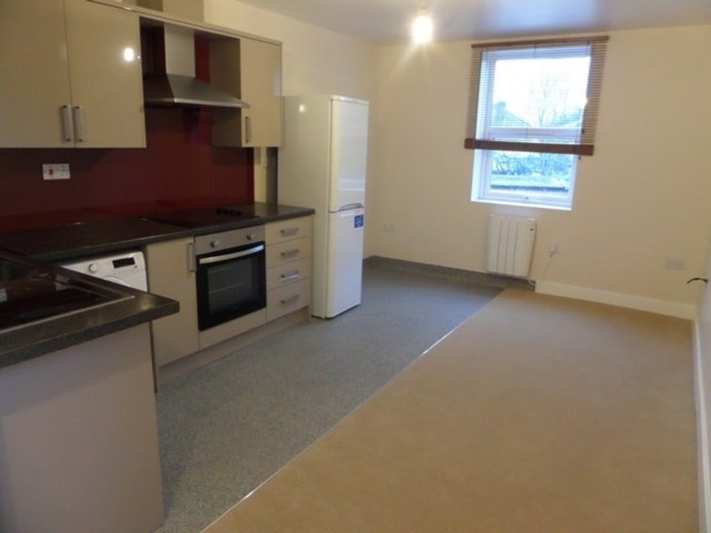 1 bed ground floor flat to rent in Bath Road, Middlesex  - Property Image 1