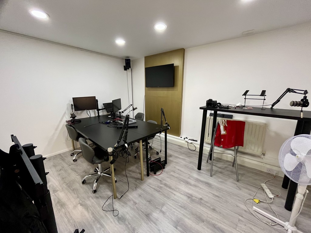 To rent in Staines Road, Hounslow 2