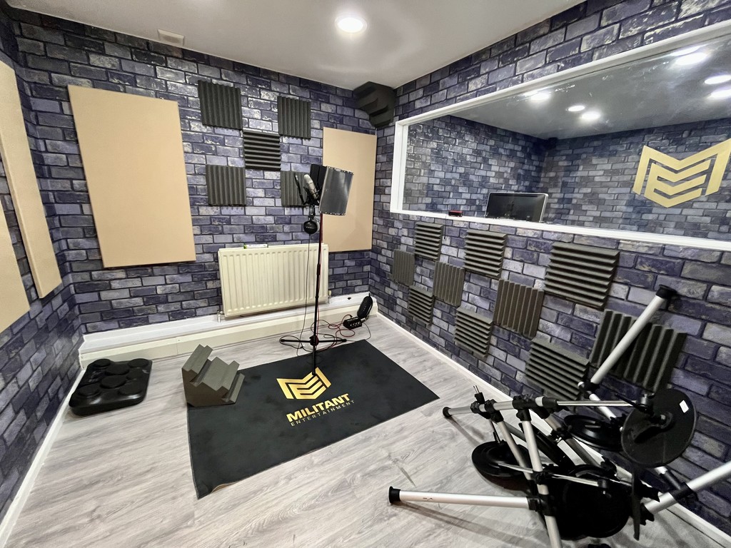 To rent in Staines Road, Hounslow  - Property Image 6