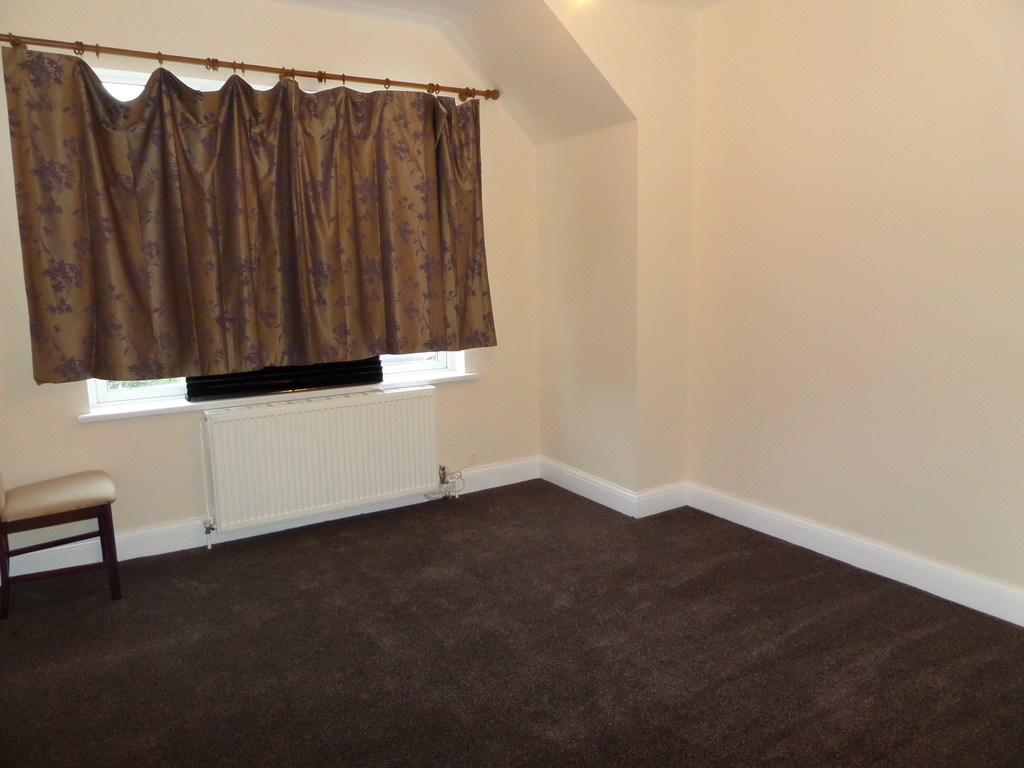 3 bed semi-detached house to rent in Ellington Road, Hounslow  - Property Image 9