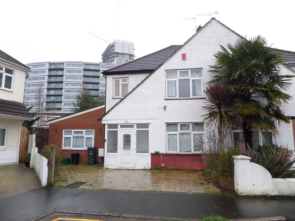 3 bed semi-detached house to rent in Ellington Road, Hounslow  - Property Image 1