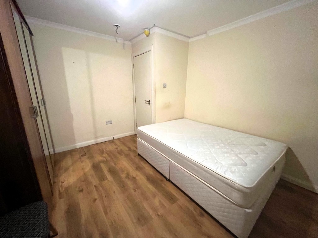 1 bed house share to rent in Wellington Road, Feltham  - Property Image 1