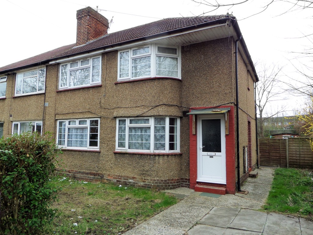 2 bed maisonette to rent in Berwick Avenue, Hayes 0