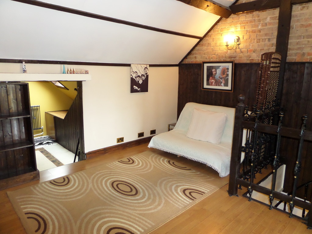 2 bed flat for sale in Staines Road, Feltham 11