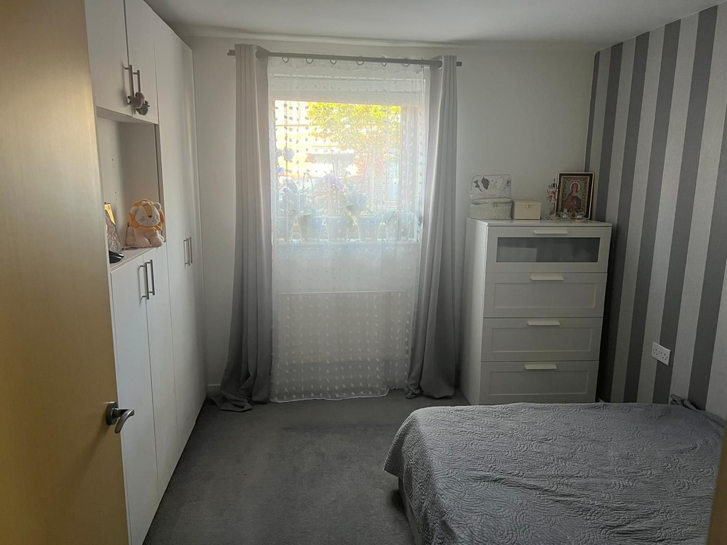 2 bed apartment for sale in Page Road, Feltham 14