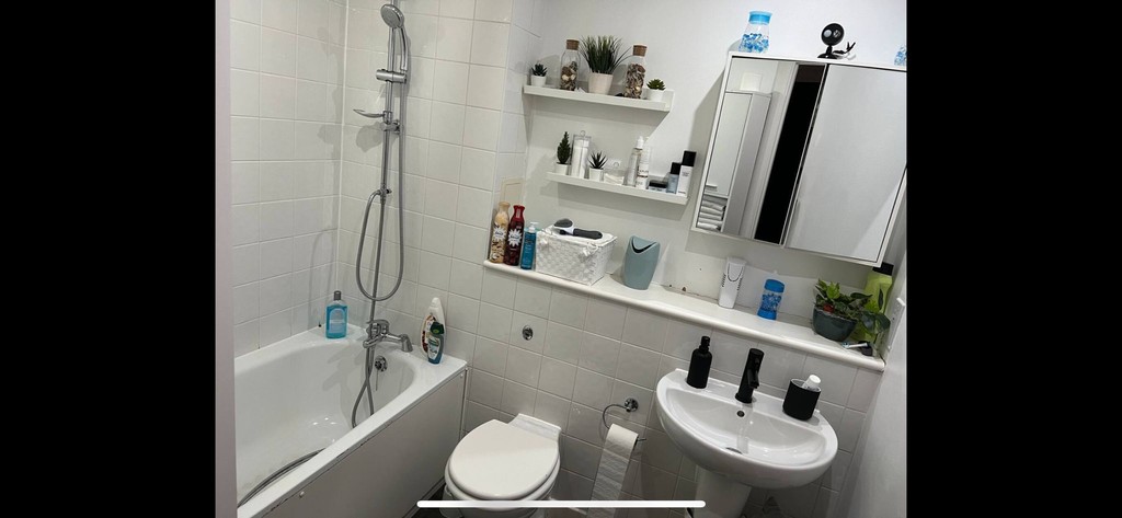 2 bed apartment for sale in Page Road, Feltham 15