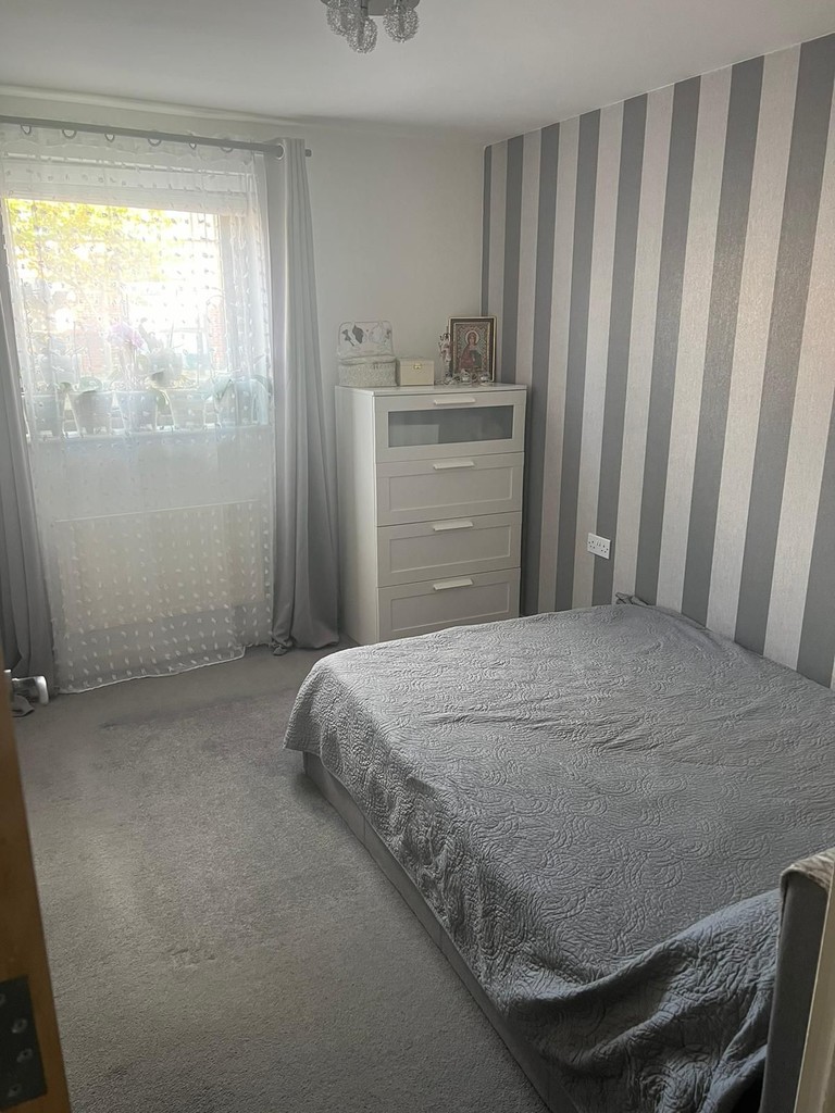 2 bed apartment for sale in Page Road, Feltham 19