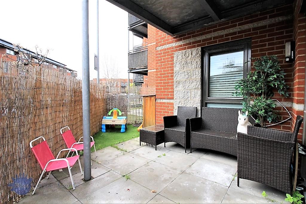 2 bed apartment for sale in Page Road, Feltham 7