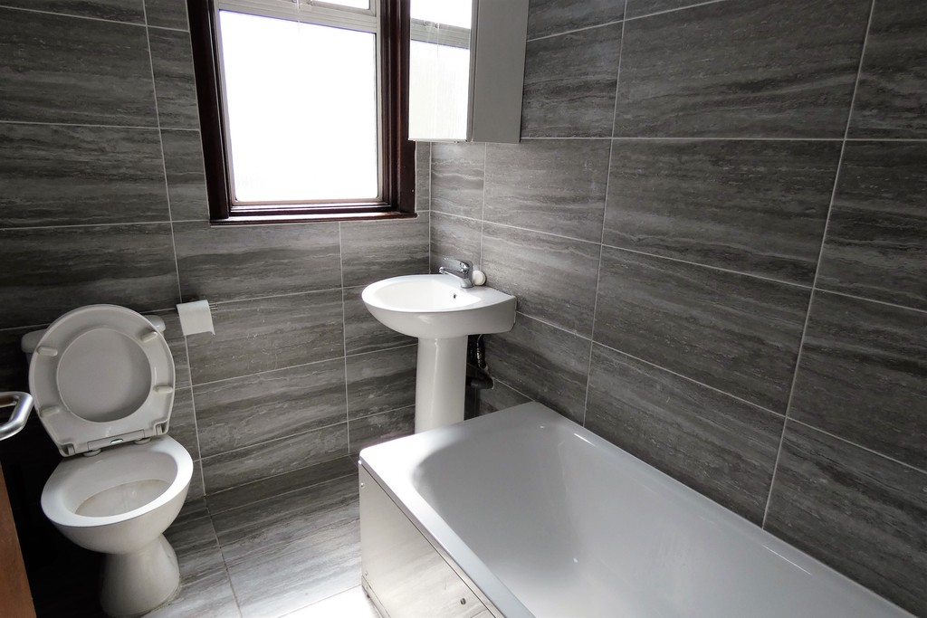 1 bed house share to rent in Lady Margaret Road, Southall  - Property Image 4