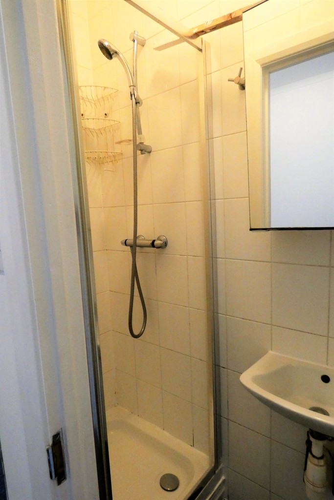 1 bed house share to rent in Otterfield Road, Middlesex  - Property Image 6