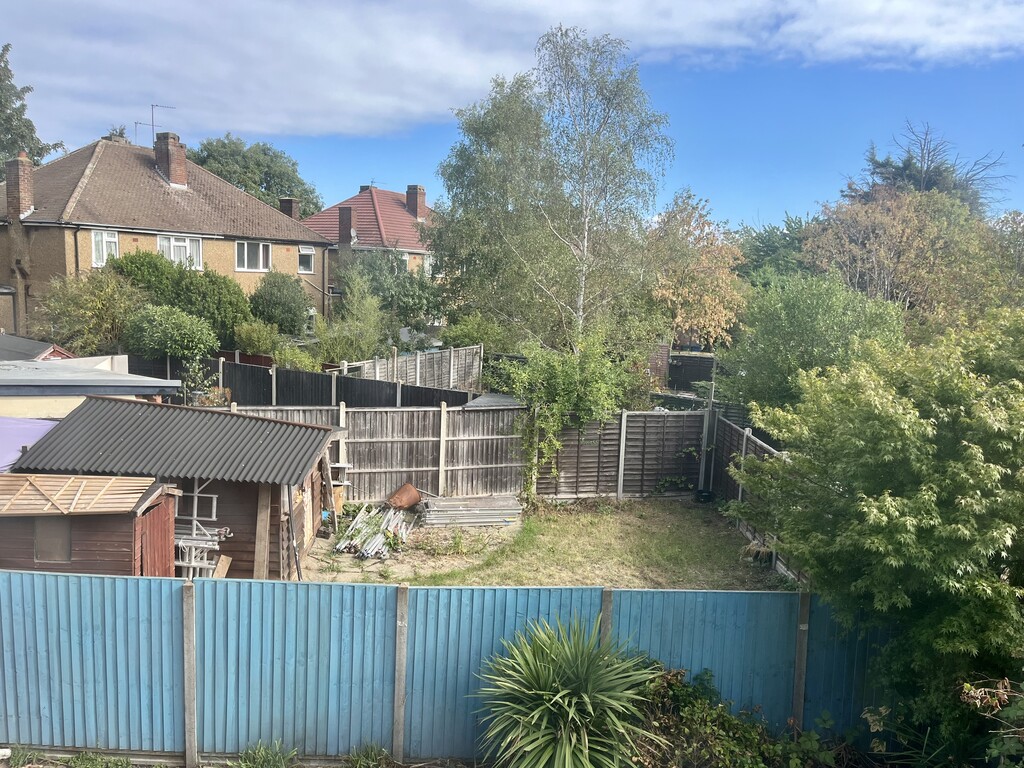 2 bed apartment to rent in Bedfont Lane, Feltham 9
