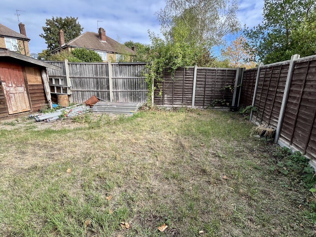 2 bed apartment to rent in Bedfont Lane, Feltham 11