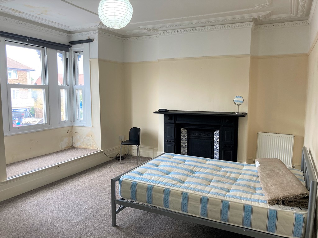 3 bed flat to rent in Ewell Road, Surbiton  - Property Image 6