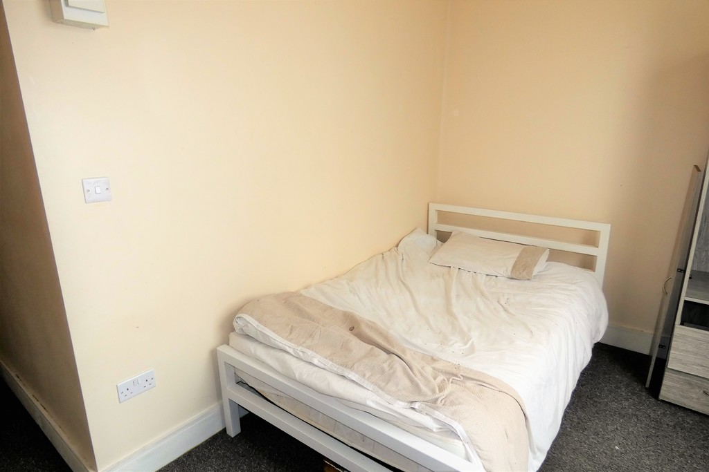 1 bed house share to rent in Lady Margaret Road, Southall - Property Image 1