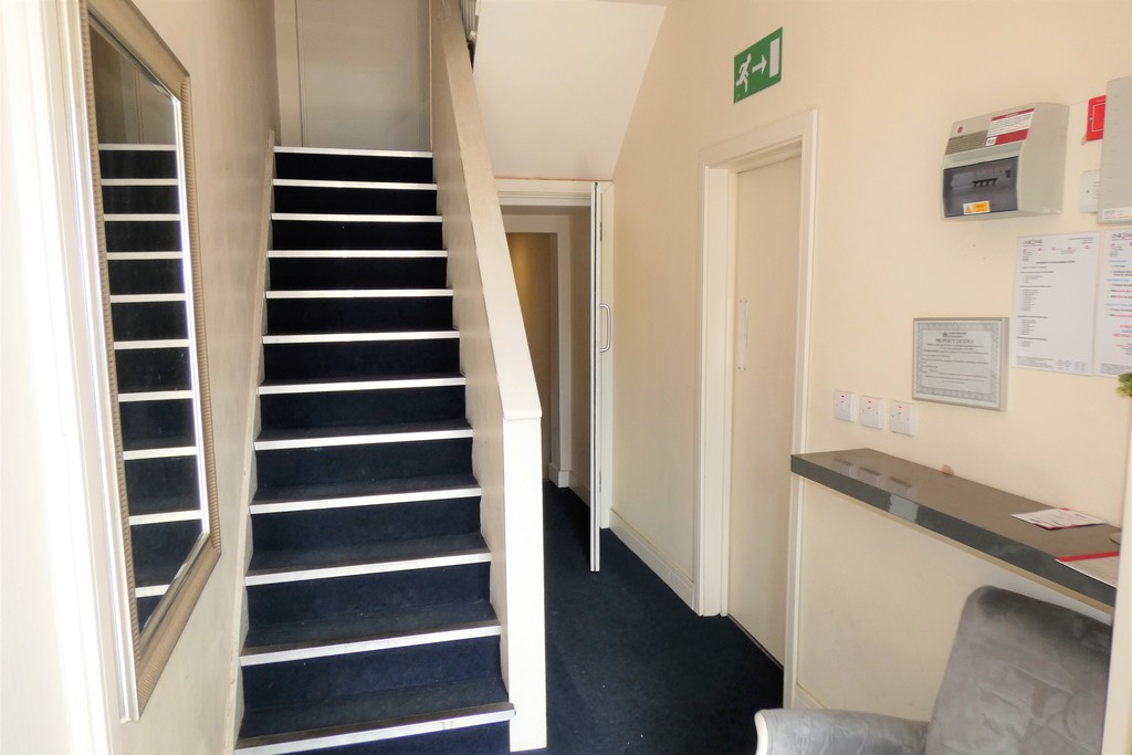 1 bed house share to rent in Grove Road R, Middlesex 4