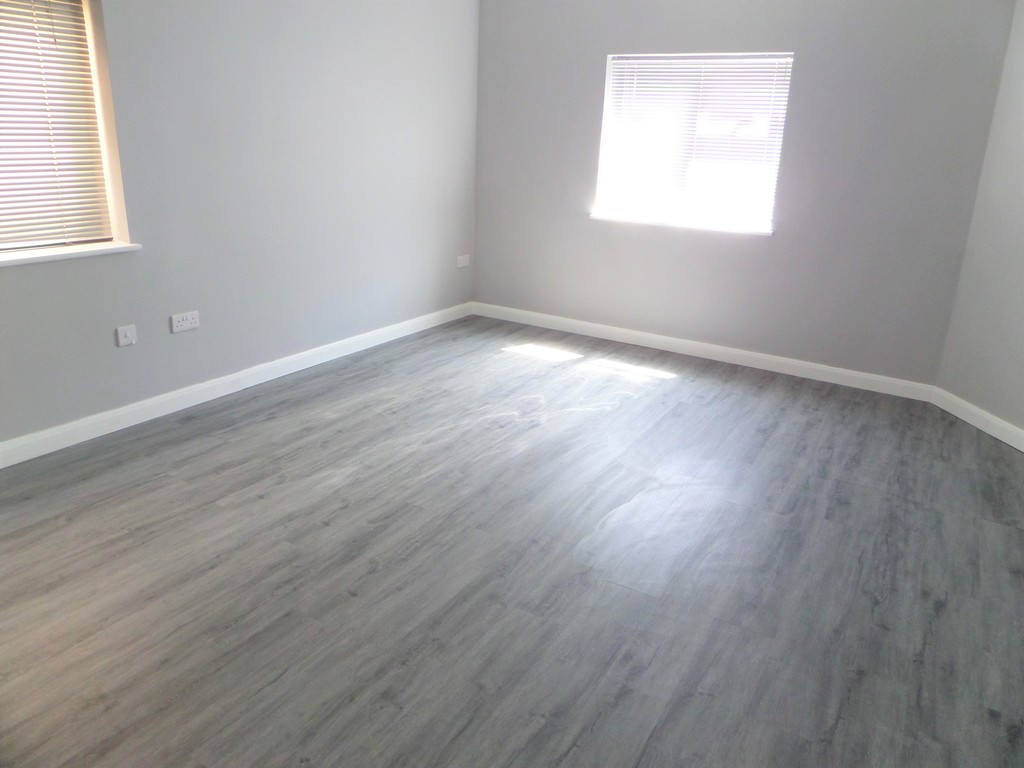 1 bed studio flat to rent in Staines Road, Bedfont  - Property Image 3