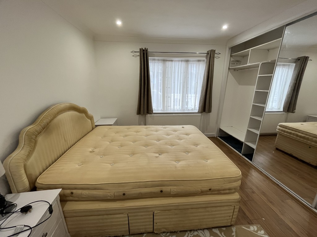 3 bed terraced house to rent in Mornington Road, Greenford 8