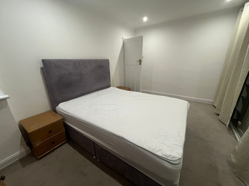 3 bed terraced house to rent in Mornington Road, Greenford 16