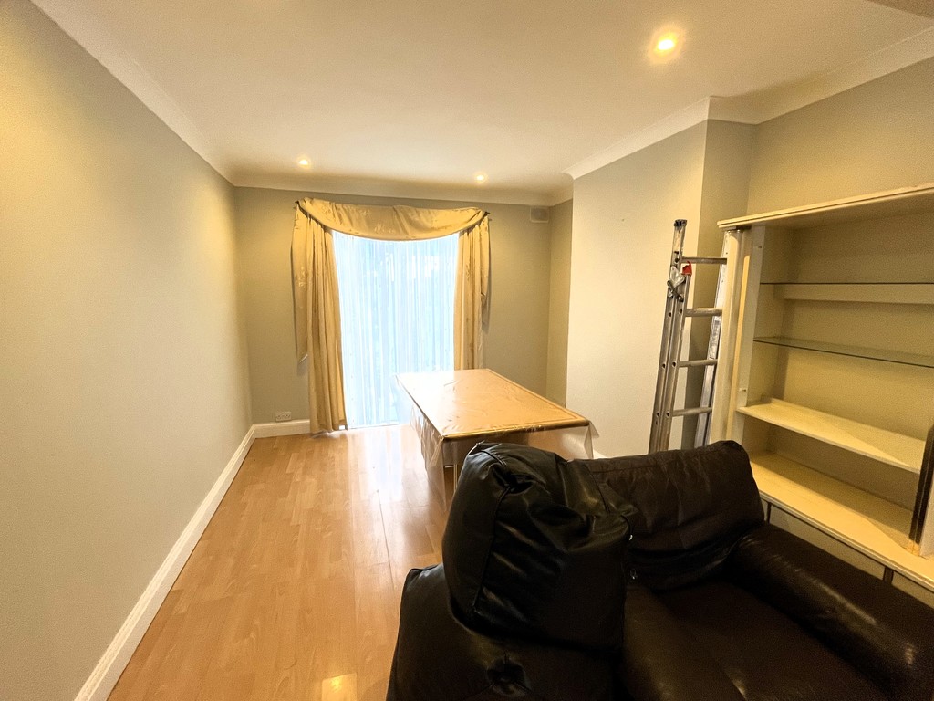 3 bed terraced house to rent in Mornington Road, Greenford 2