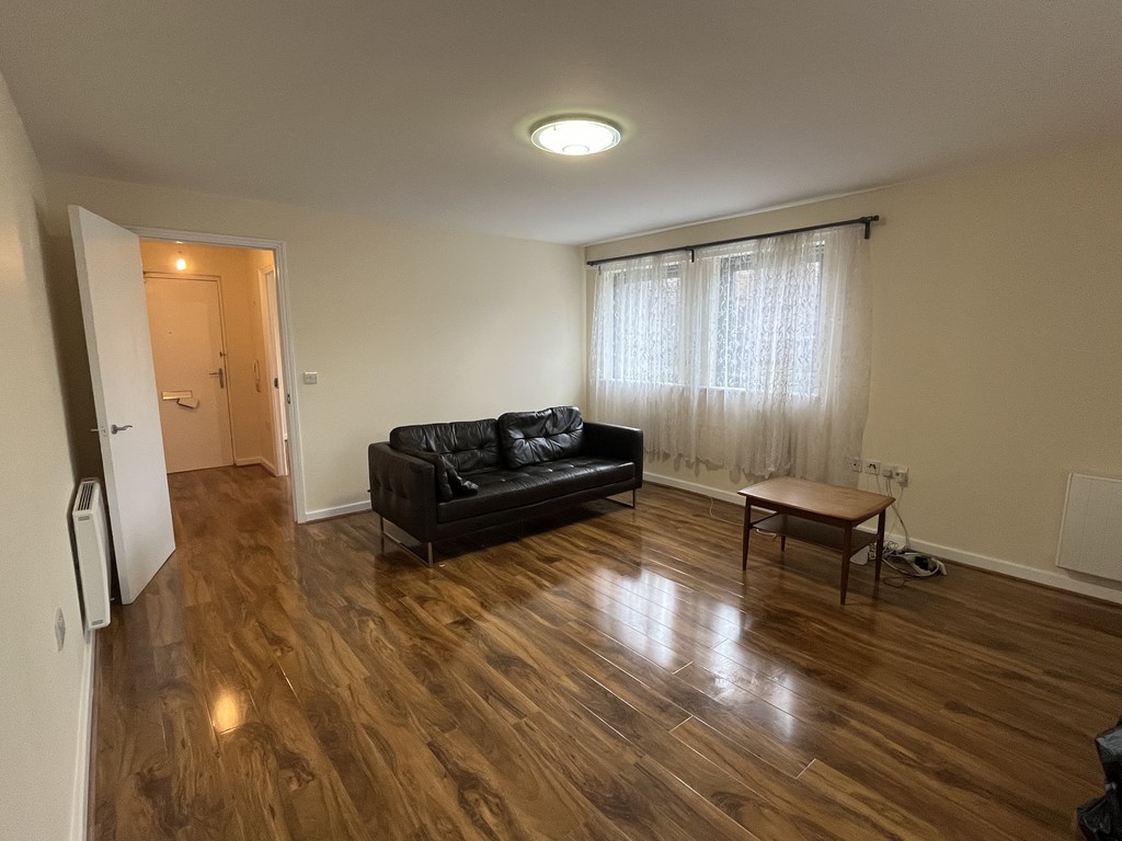 2 bed flat to rent in New Road, Feltham  - Property Image 4