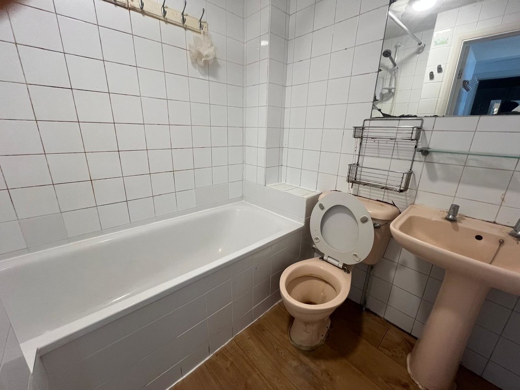 3 bed apartment to rent in High Street, Staines-upon-Thames  - Property Image 6