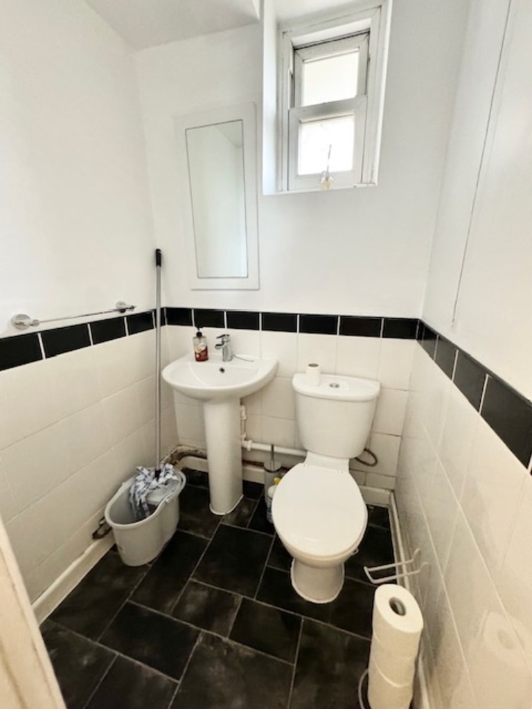 2 bed flat to rent in Carnwath House, Fulham 7