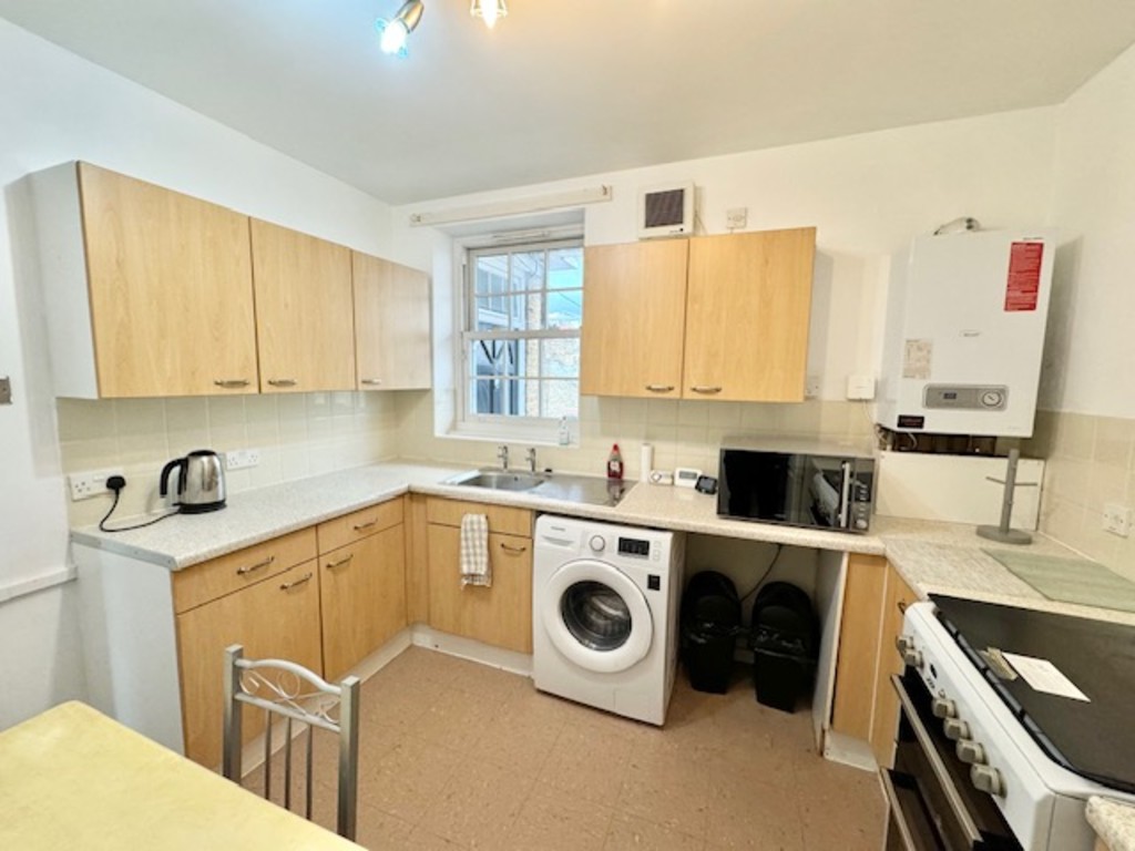 2 bed flat to rent in Carnwath House, Fulham 10