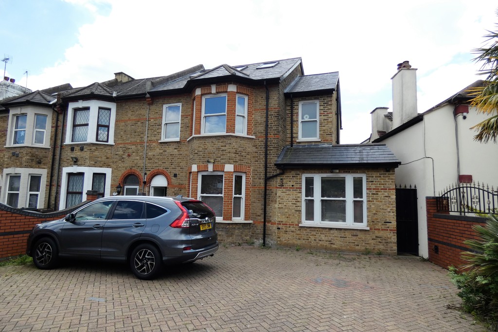 1 bed flat to rent in Bath Road, Middlesex  - Property Image 3