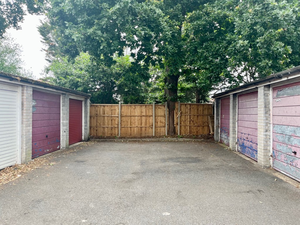 2 bed flat for sale in Bath Road, Hounslow  - Property Image 16