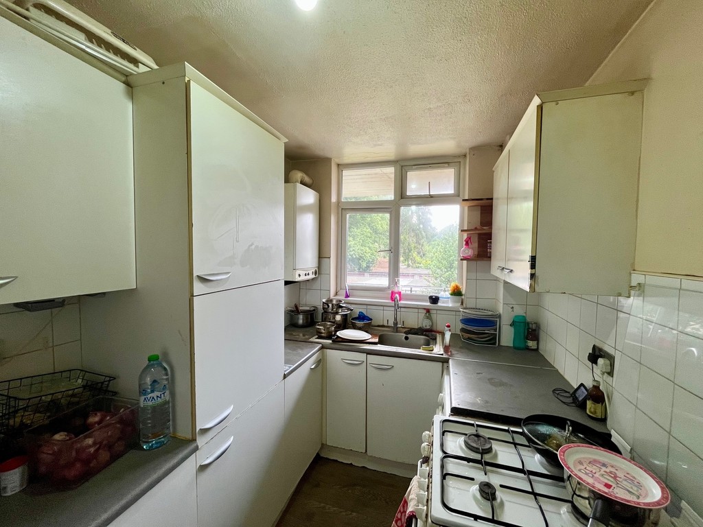 2 bed flat for sale in Bath Road, Hounslow 4