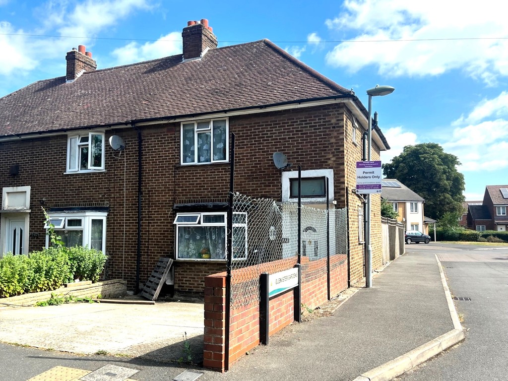 3 bed end of terrace house for sale in Minet Drive, Hayes - Property Image 1