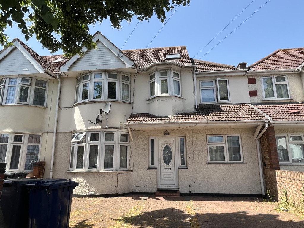 1 bed house share to rent in Lady Margaret Road, Southall 8