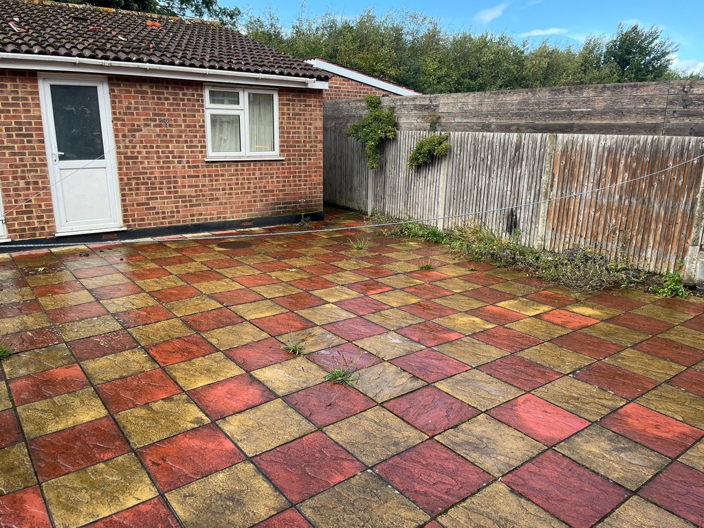 1 bed house share to rent in Lady Margaret Road, Middlesex 6