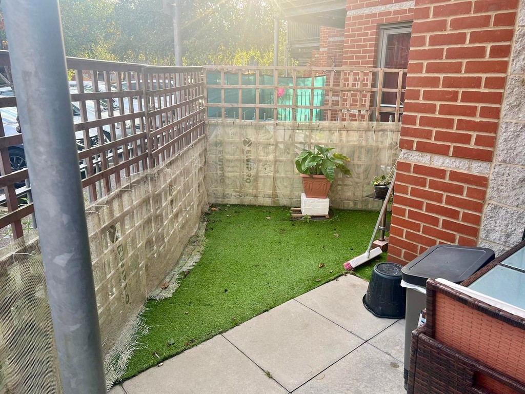 2 bed apartment for sale in Page Road, Feltham 12