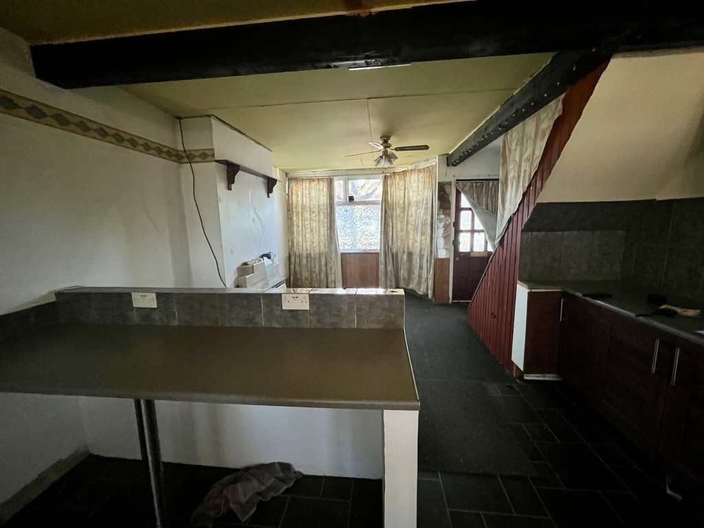 2 bed terraced house for sale in Hounslow Road, Feltham  - Property Image 2