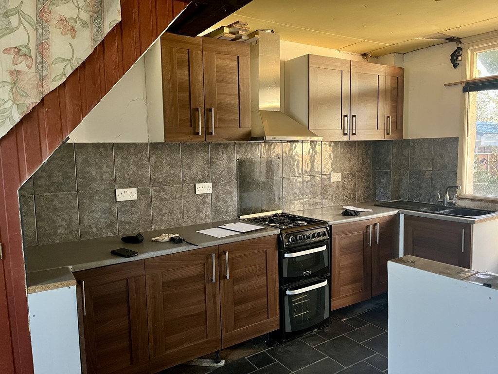 2 bed terraced house for sale in Hounslow Road, Feltham  - Property Image 4