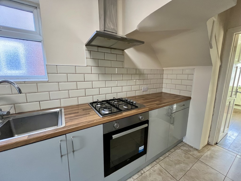 3 bed semi-detached house to rent in Orchard Avenue, Feltham 11