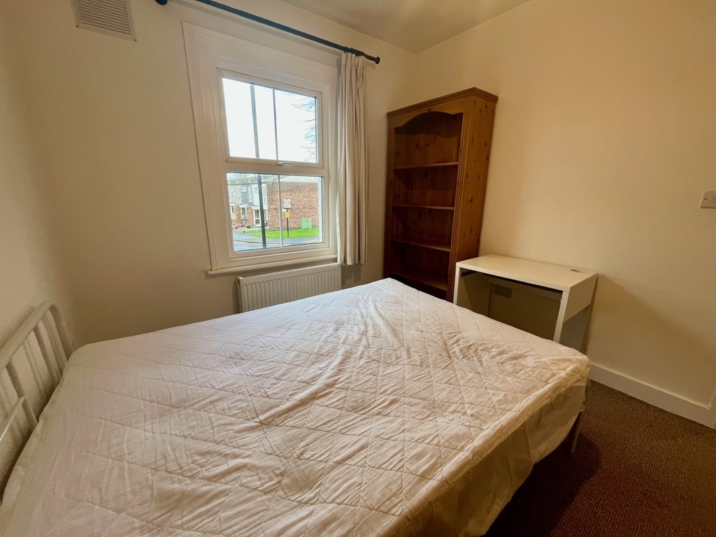 House share to rent in Staines Road, Feltham 1