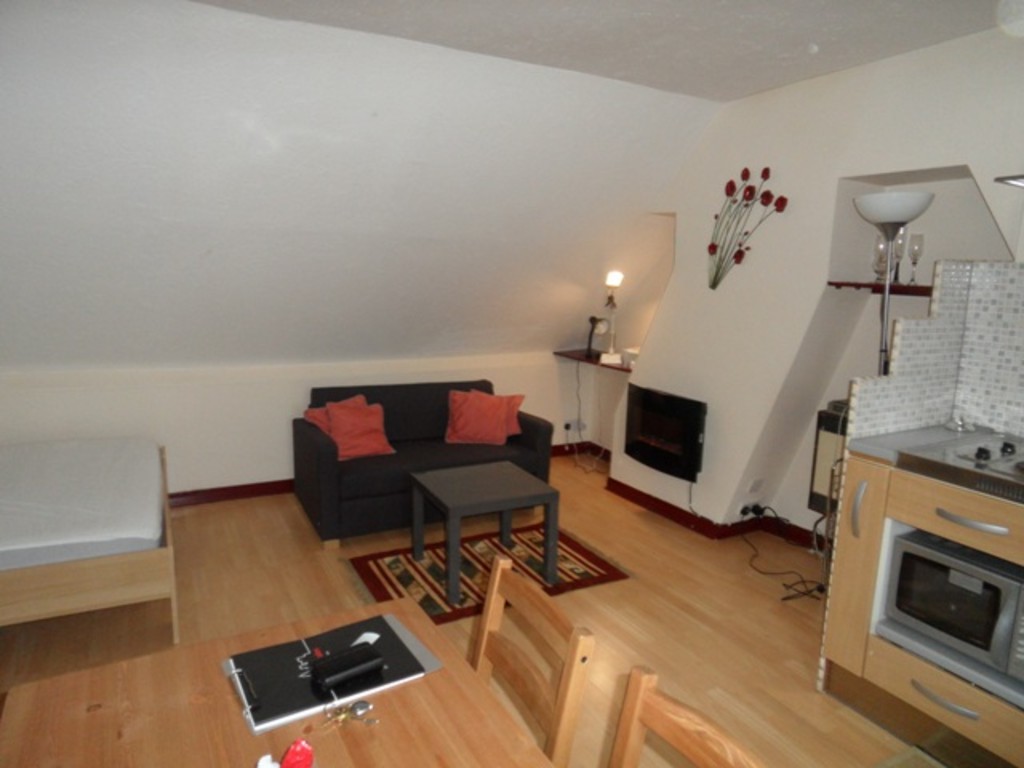 1 bed flat to rent in St Stephens Road, Middlesex 1