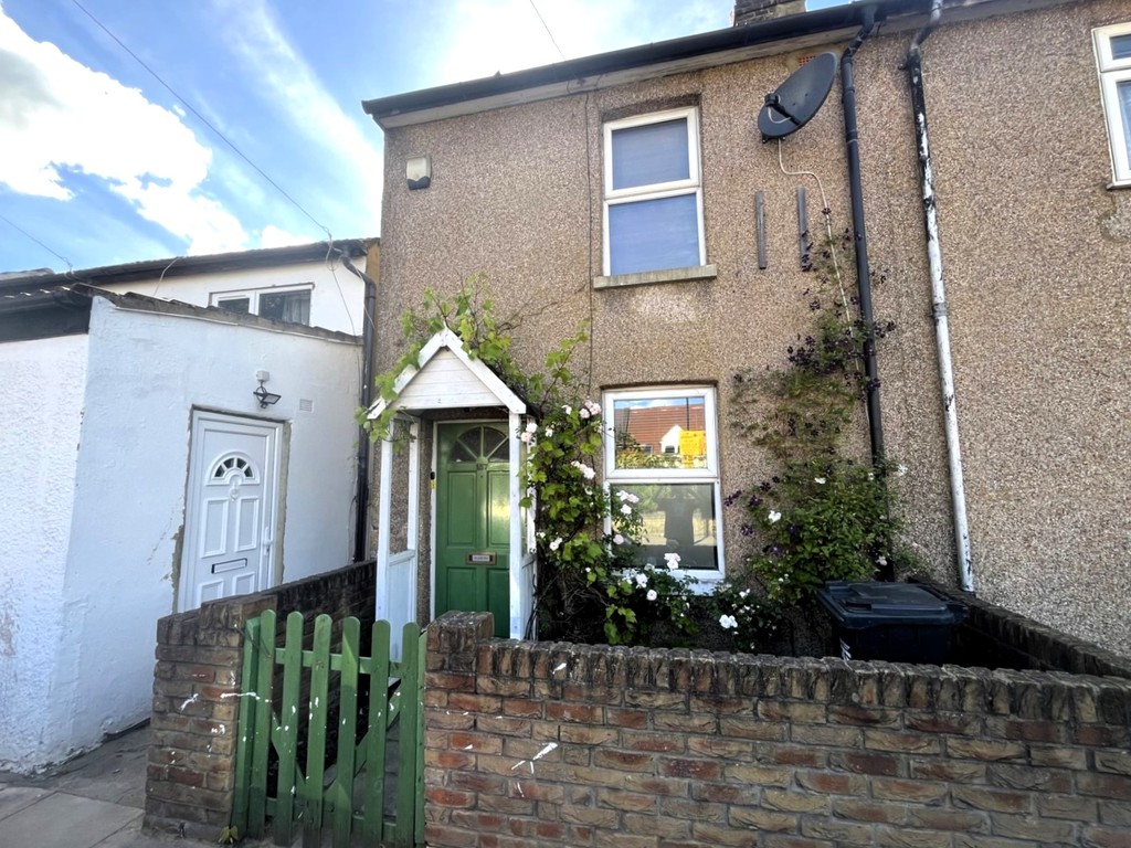 2 bed end of terrace house to rent in Martindale Road, Middlesex  - Property Image 2