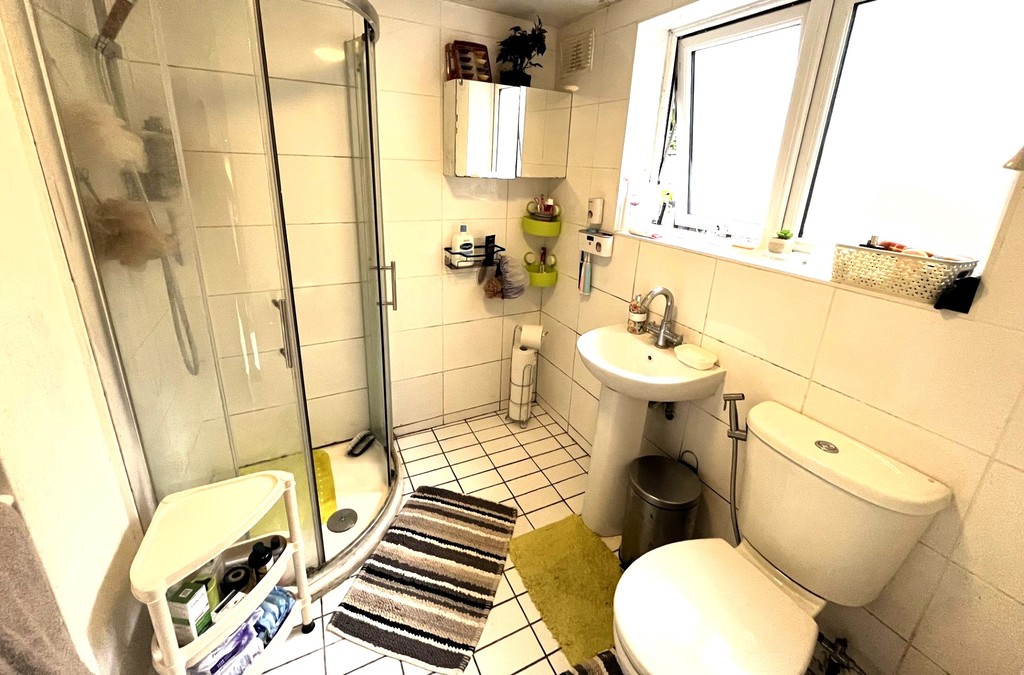 2 bed end of terrace house to rent in Martindale Road, Middlesex  - Property Image 8