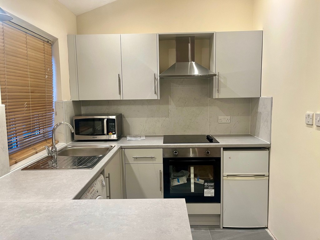 Apartment to rent in Thornbury Road, Isleworth 4