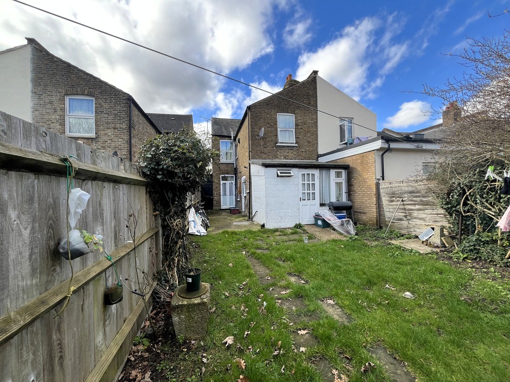 3 bed terraced house for sale in Hibernia Road, Middlesex  - Property Image 2