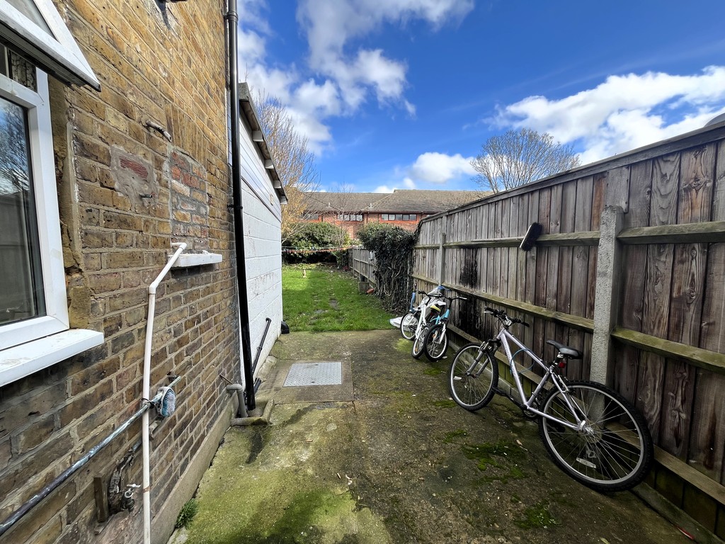 3 bed terraced house for sale in Hibernia Road, Middlesex 18