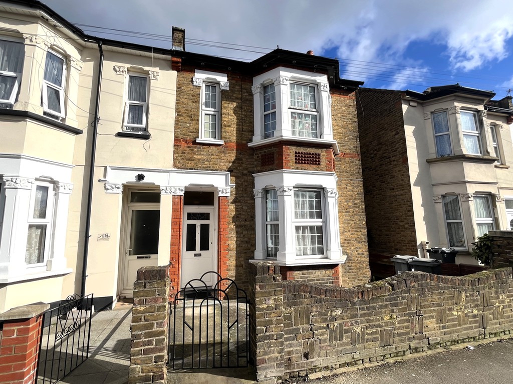 3 bed terraced house for sale in Hibernia Road, Middlesex  - Property Image 1