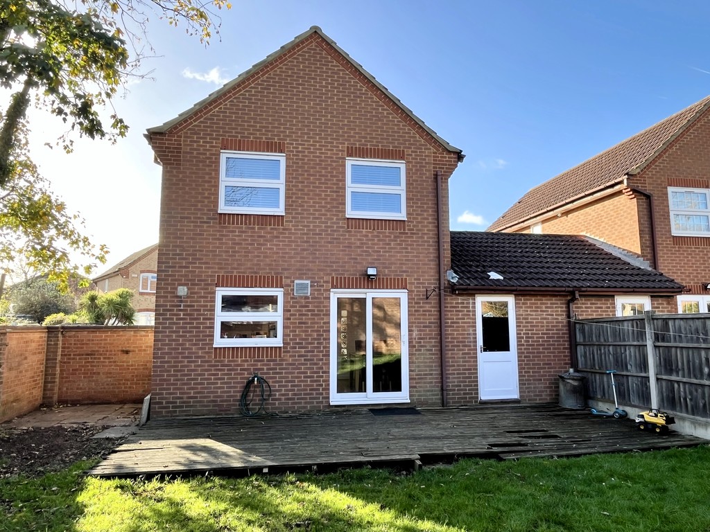 3 bed detached house for sale in Milton Gardens, Staines  - Property Image 17