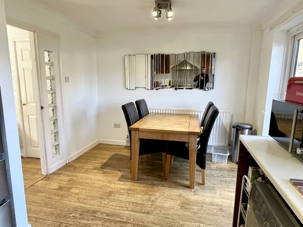 3 bed detached house for sale in Milton Gardens, Staines  - Property Image 6