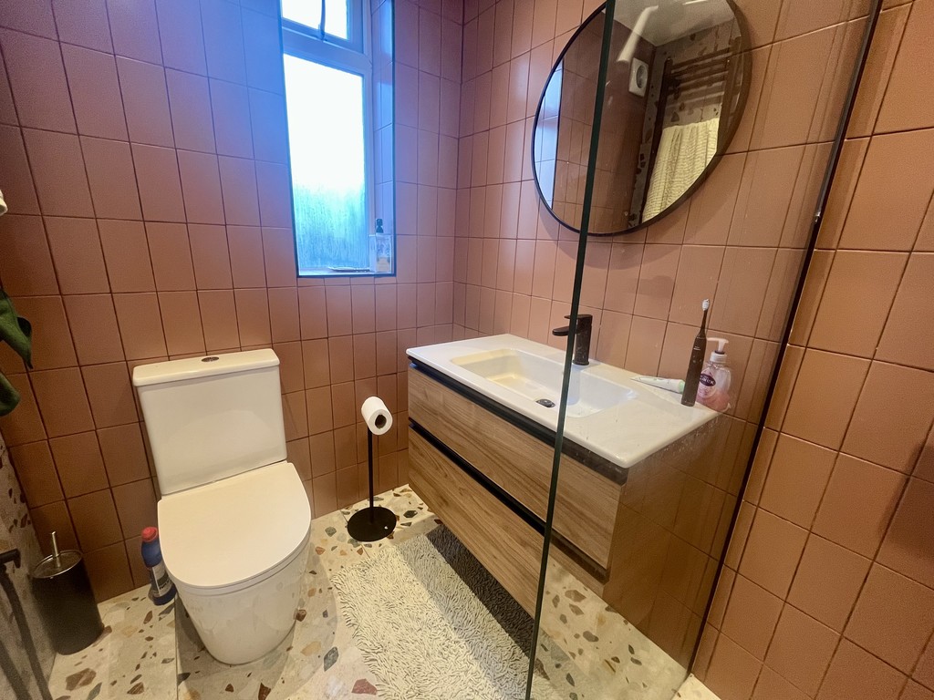 House share to rent in Queens Way, Feltham 4