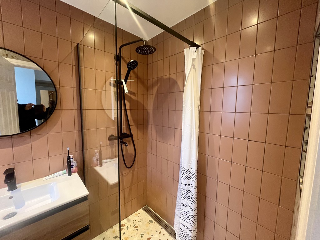 House share to rent in Queens Way, Feltham 5