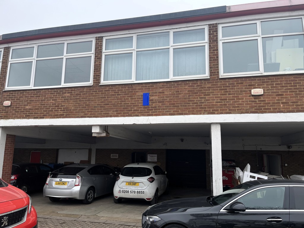 To rent in Browells Lane, Feltham - Property Image 10